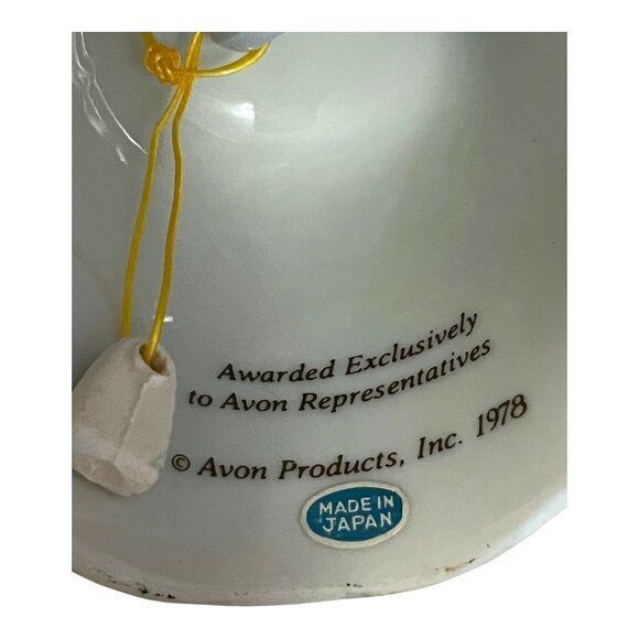 1978 Avon Award Porcelain Bell – Winter Scene – Made in Japan – Gold Trim – Excl - Picture 3 of 5